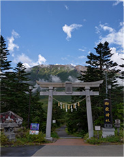 御嶽⼭登⼭